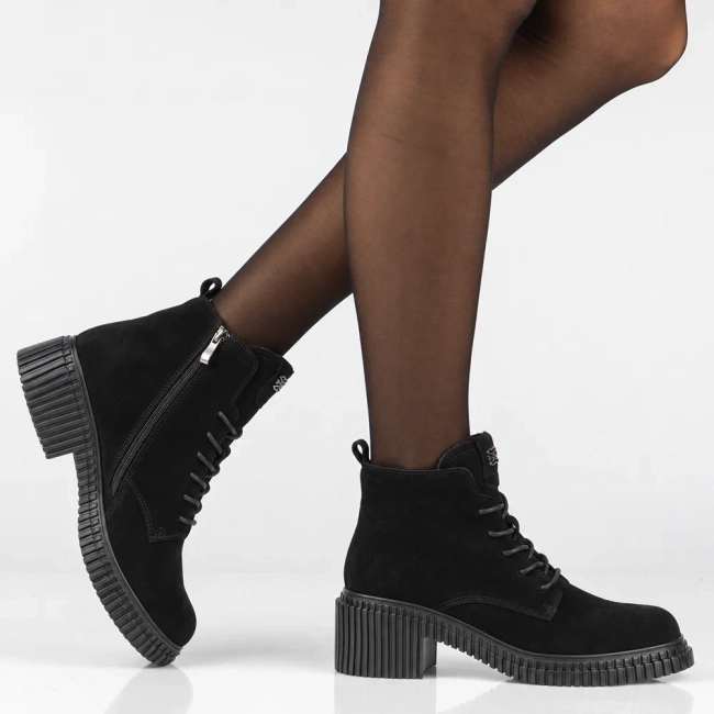 Leather heeled ankle boots Filippo DBT8072/26 BK black