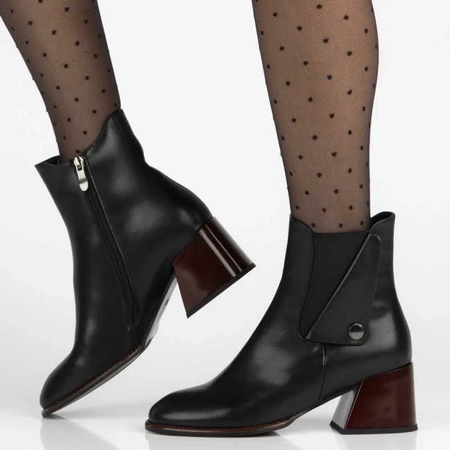 Leather ankle boots Filippo DBT7472/25 BK black