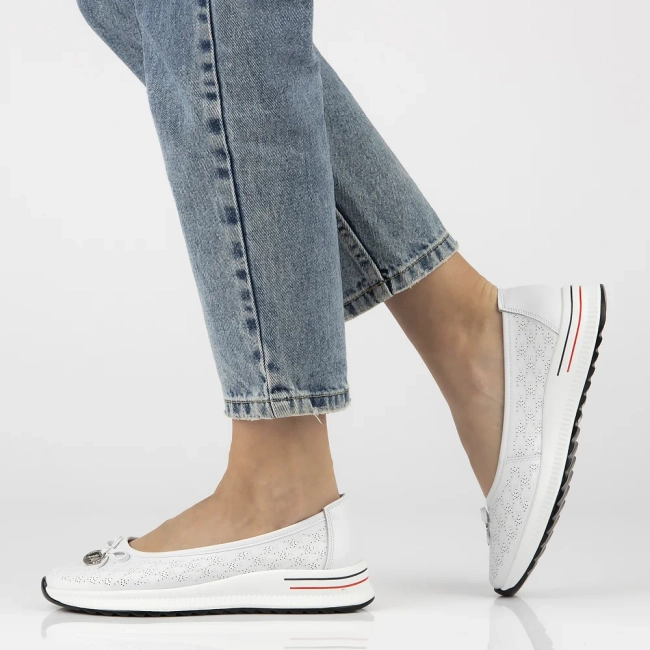 Leather shoes Filippo DP6718/25 WH white