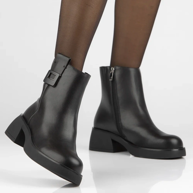 Leather ankle boots Filippo DBT6551/24 BK black