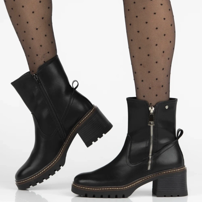 Leather ankle boots Filippo DBT7259/25 BK black