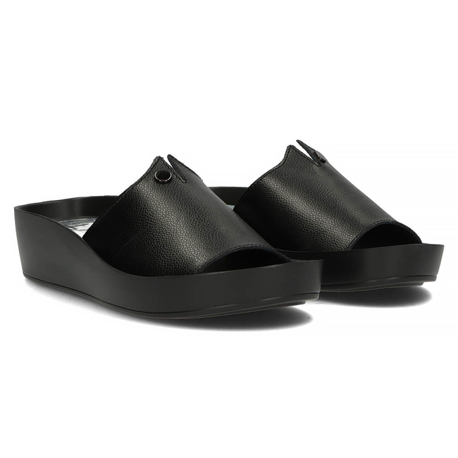 Leather flip-flops Filippo DK2059/22 BK black