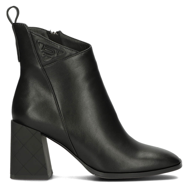 Botki na słupku Filippo DBT4086/22 BK czarne