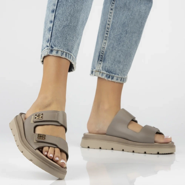 Leather flip-flops Filippo 40439 beige