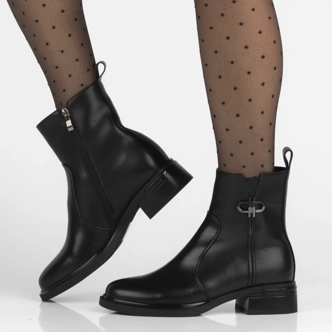 Skórzane botki na obcasie Filippo DBT7341/25 BK czarne