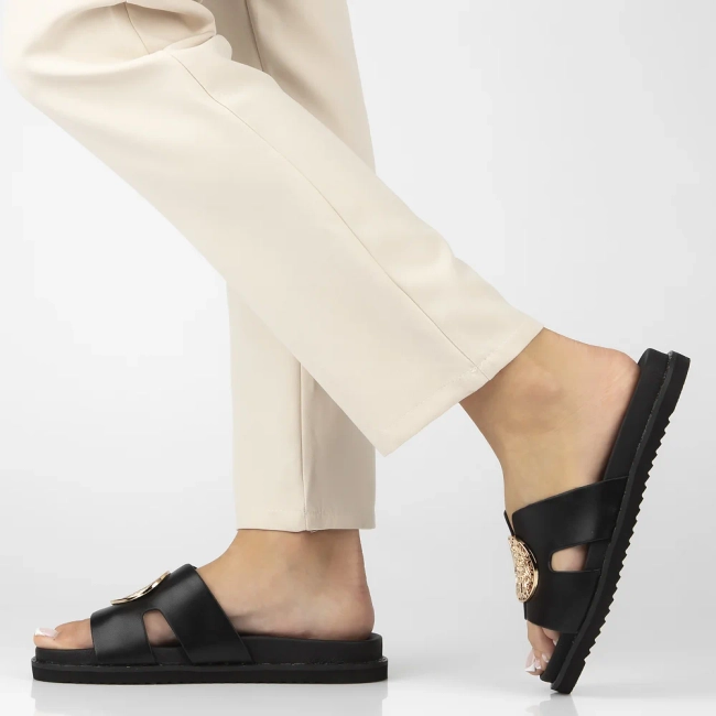 Leather flip-flops Filippo DK7050/25 BK black