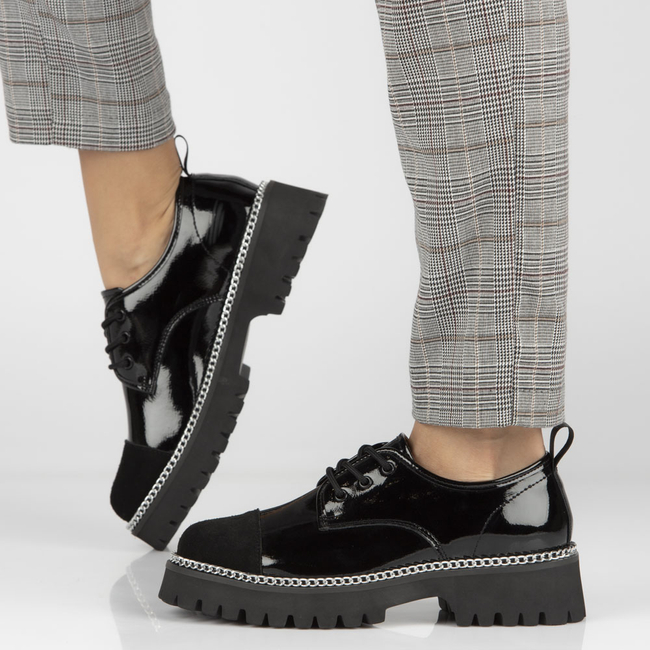 Skórzane półbuty na platformie Filippo DP4581/23 BK czarne