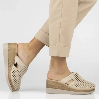Leather flip-flops Filippo DK6818/26 BE beige