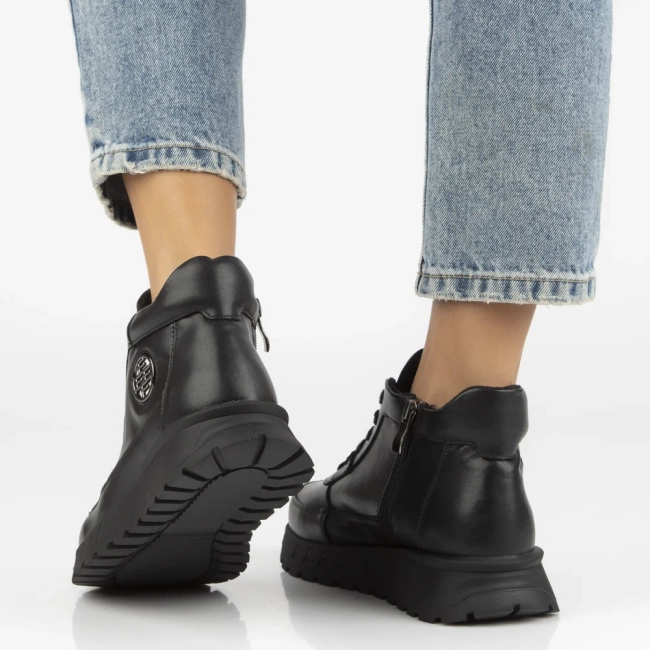 Leather ankle boots Filippo DBT7145/25 BK black