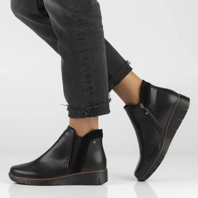 Leather ankle boots Filippo DBT4781/23 BK black