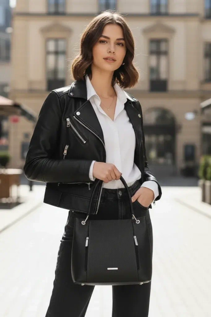 Black shoulderbag simple zip