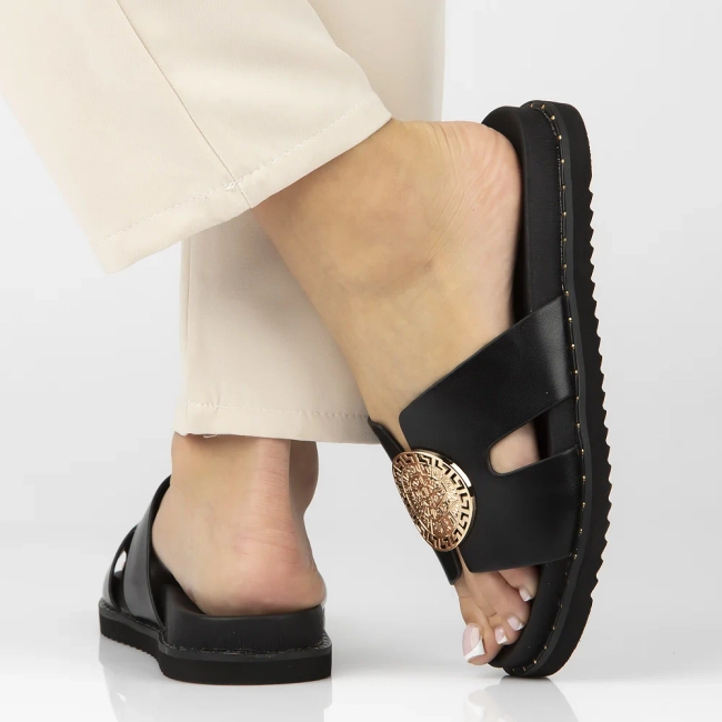 Leather flip-flops Filippo DK7050/25 BK black