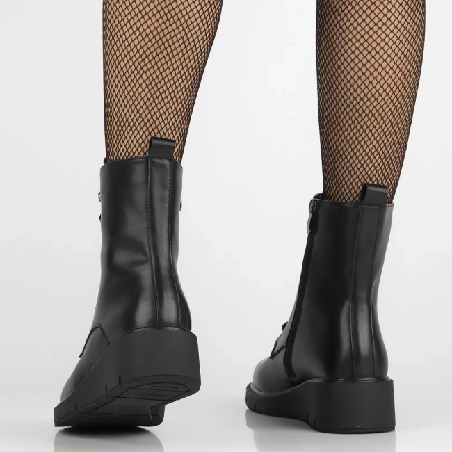 Leather ankle boots Filippo DBT6560/24 BK black