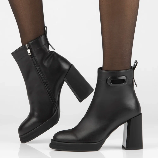 Leather ankle boots Filippo DBT6546/24 BK black