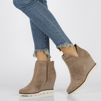 Botki na koturnie Filippo DBT2069/21 TP taupe