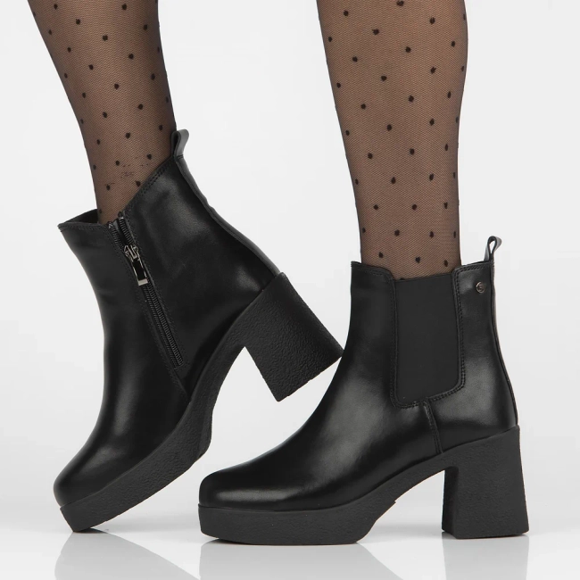 Leather ankle boots Filippo DBT6469/24 BK black