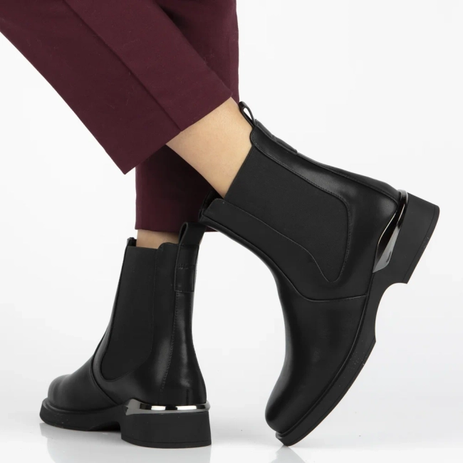 Leather ankle boots Filippo DBT7196/25 BK black