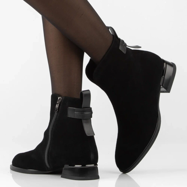 Leather heeled ankle boots Filippo DBT8182/26 BK black