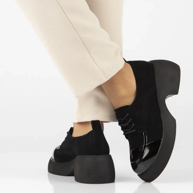 Skórzane półbuty na obcasie Filippo DP6271/24 BK czarne