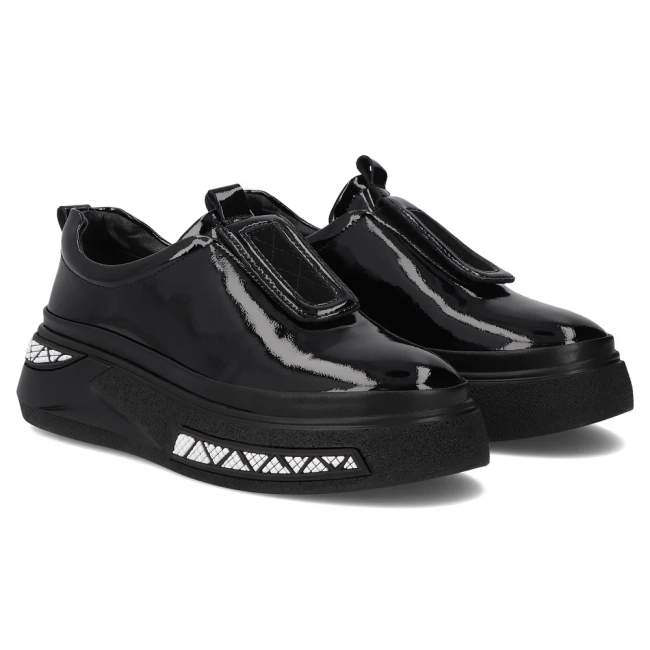 Skórzane półbuty na platformie Filippo DP7286/25 BK L czarne