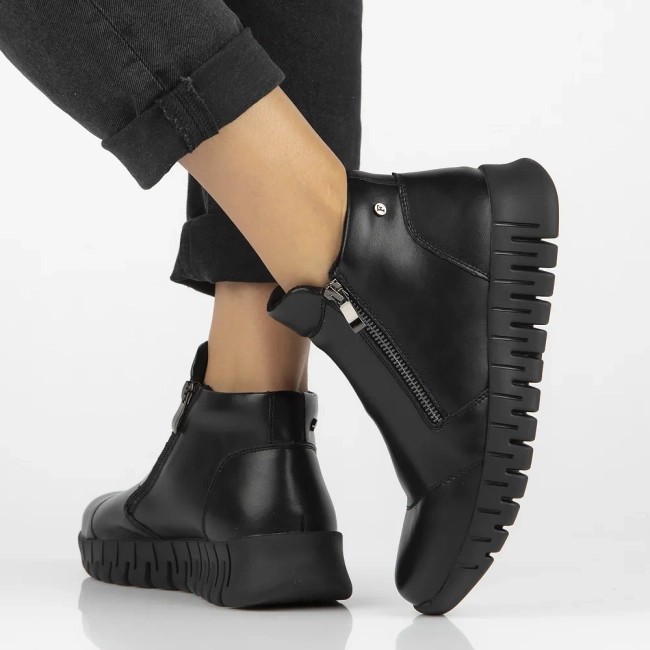 Skórzane botki na platformie Filippo DBT6345/24 BK czarne