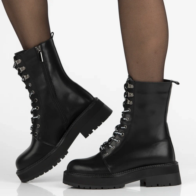 Leather ankle boots Filippo DBT7256/25 BK black