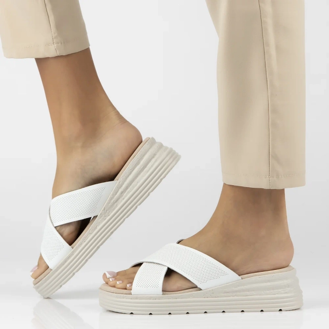 Leather flip-flops Filippo DK6707/25 WH white