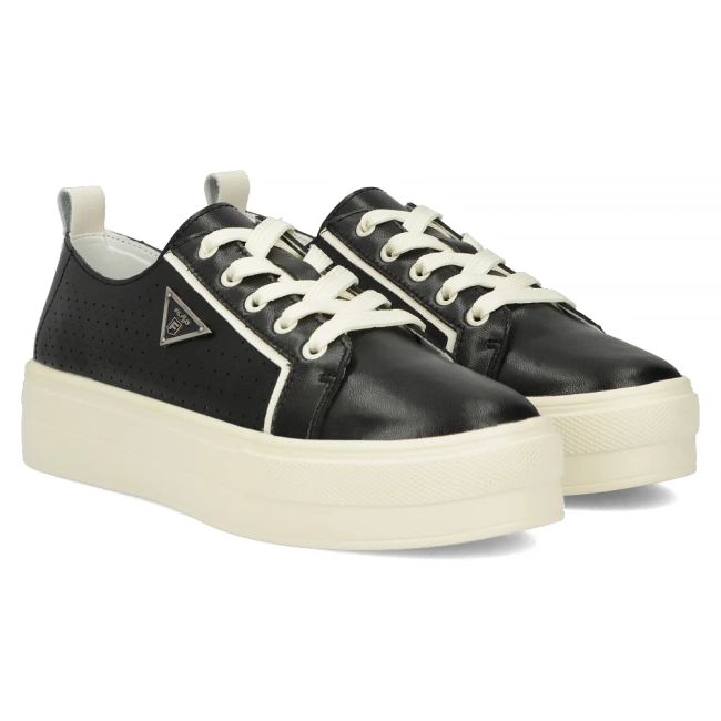 Skórzane półbuty na platformie DP6025/24 BK czarne