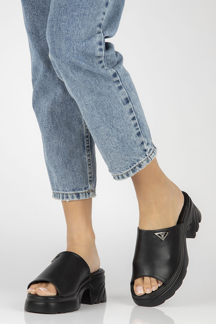 Leather flip-flops Filippo DK4616/23 BK black