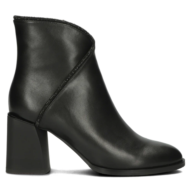 Botki na słupku Filippo DBT4875/23 BK czarne