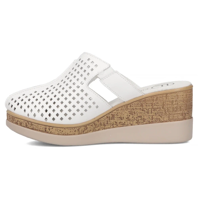 Skórzane klapki Filippo DK6818/25 WH białe