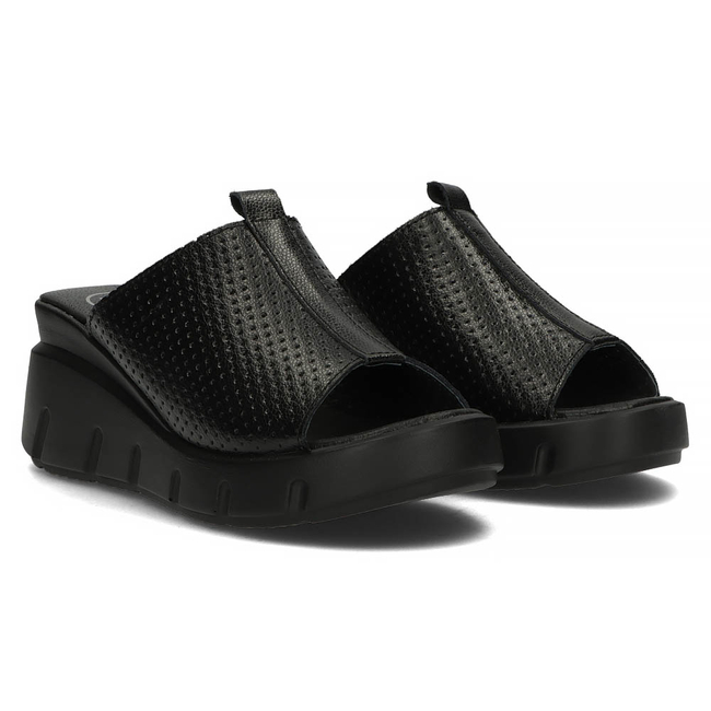 Skórzane klapki Filippo DK3594/22 BK czarne