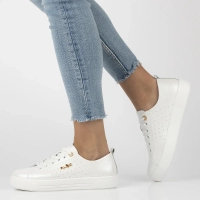 Skórzane sneakersy Filippo DP7052/25 WH białe