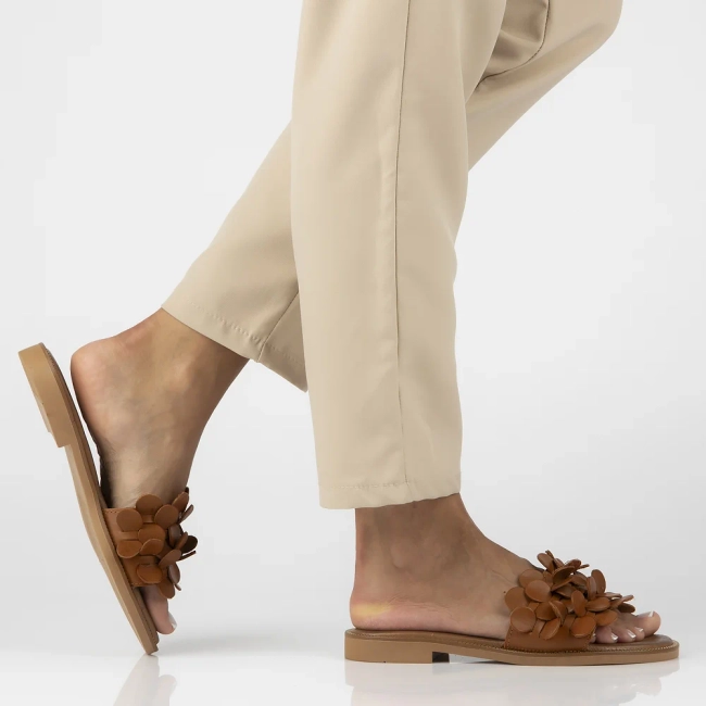 Leather flip-flops Filippo 40381 brown