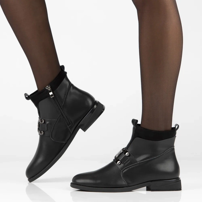 Leather ankle boots FilippoDBT4762/23 BK black