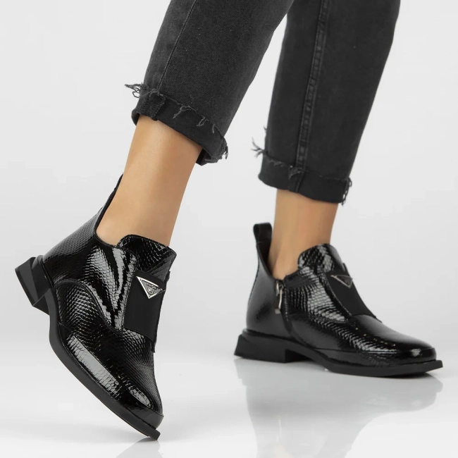 Leather ankle boots Filippo DBT6425/25 BK black