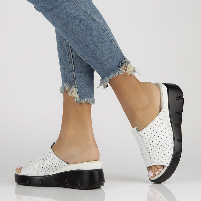 Leather flip-flops Filippo DK3594/22 WH white