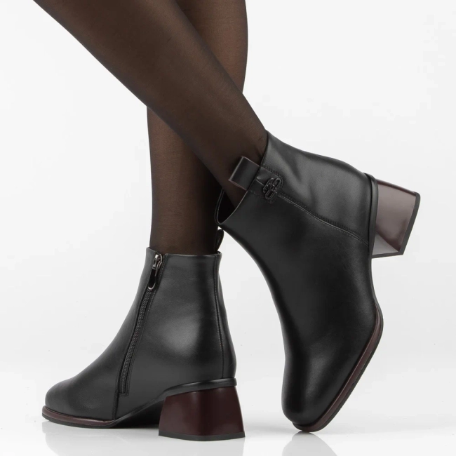 Leather heeled ankle boots Filippo DBT8125/26 BK BG black