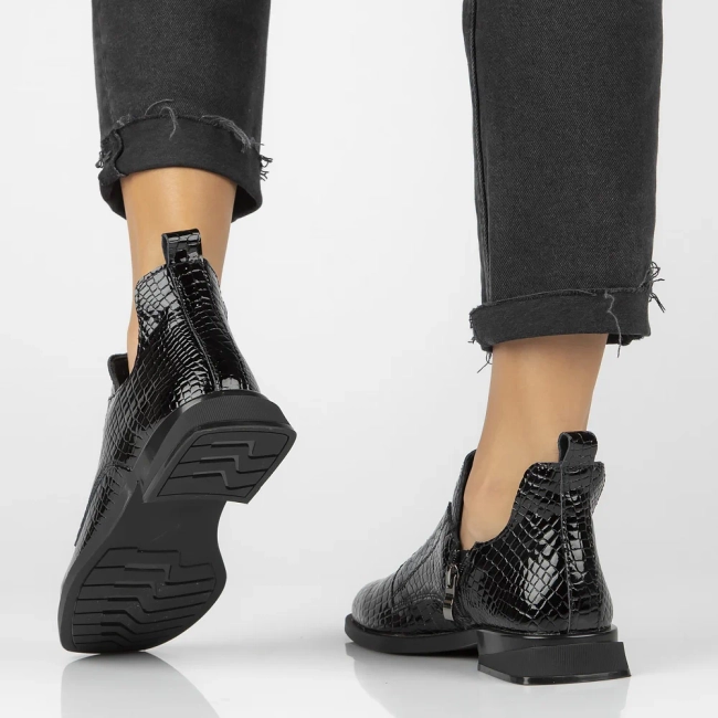 Leather ankle boots Filippo DBT6493/25 BK black