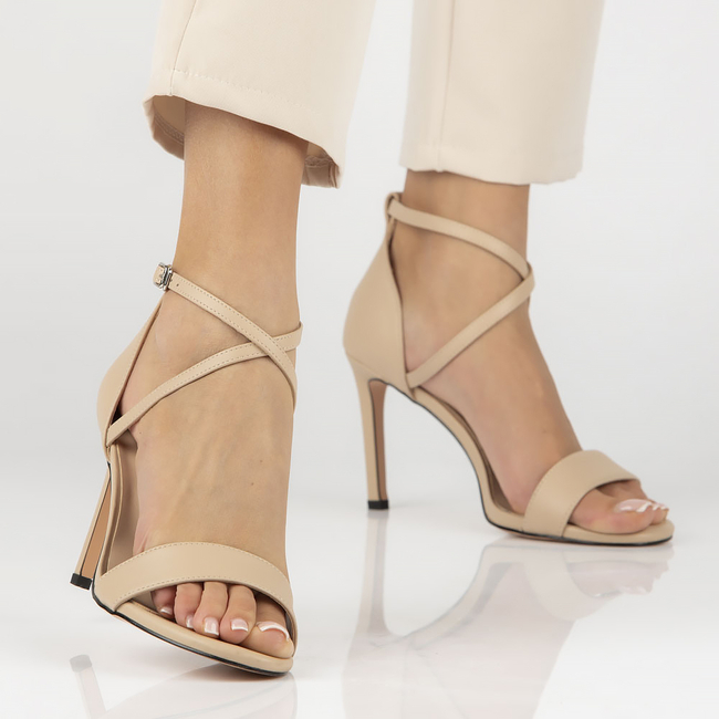 Skórzane sandały na obcasie Filippo DS4649/23 BE beżowe