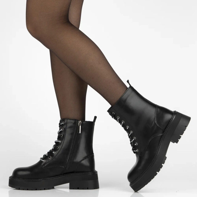 Leather ankle boots Filippo DBT7255/25 BK black