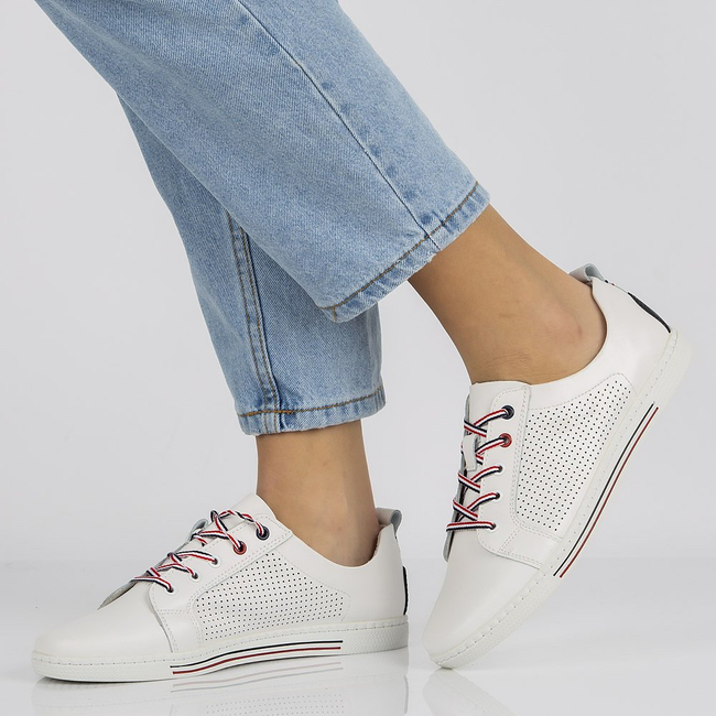 Skórzane półbuty Filippo DP008/21 WH białe