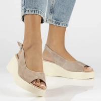 Skórzane sandały na koturnie Filippo DS6142/24 BE beżowe