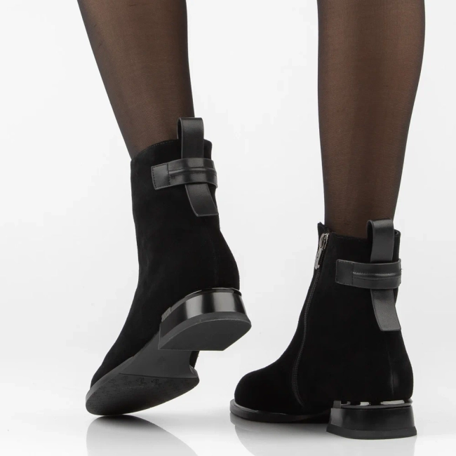 Leather heeled ankle boots Filippo DBT8182/26 BK black
