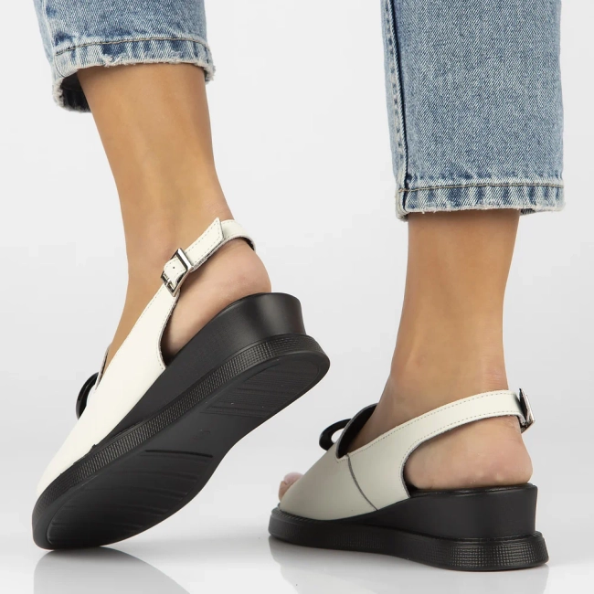 Leather sandals Filippo DS6069/24 WH white