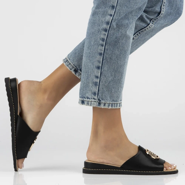 Leather flip-flops Filippo DK7042/25 BK black