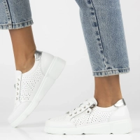 Skórzane sneakersy Filippo DP6702/25 WH białe