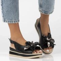 Skórzane sandały na platformie Filippo DS7045/25 BK czarne