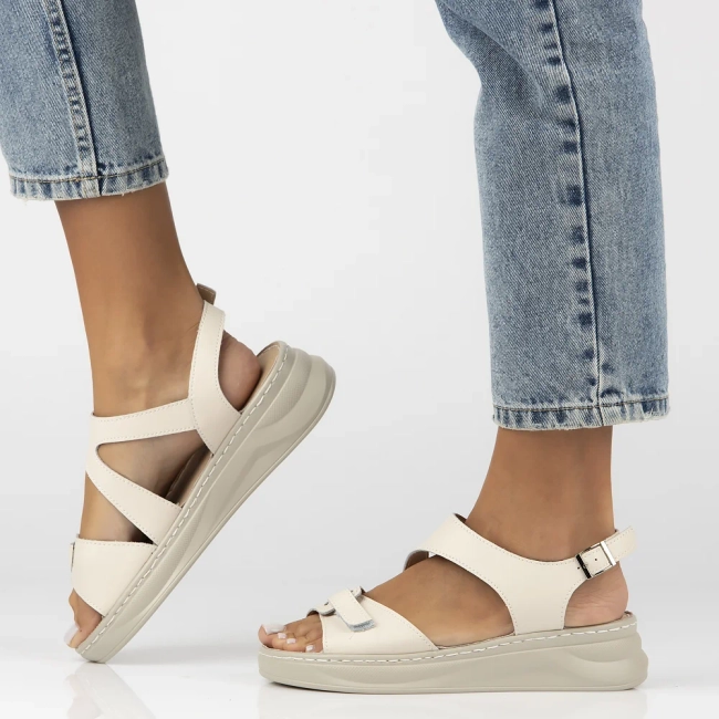 Leather sandals Filippo DS7043/25 BE beige