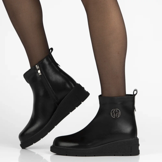 Leather ankle boots Filippo DBT7144/25 BK black